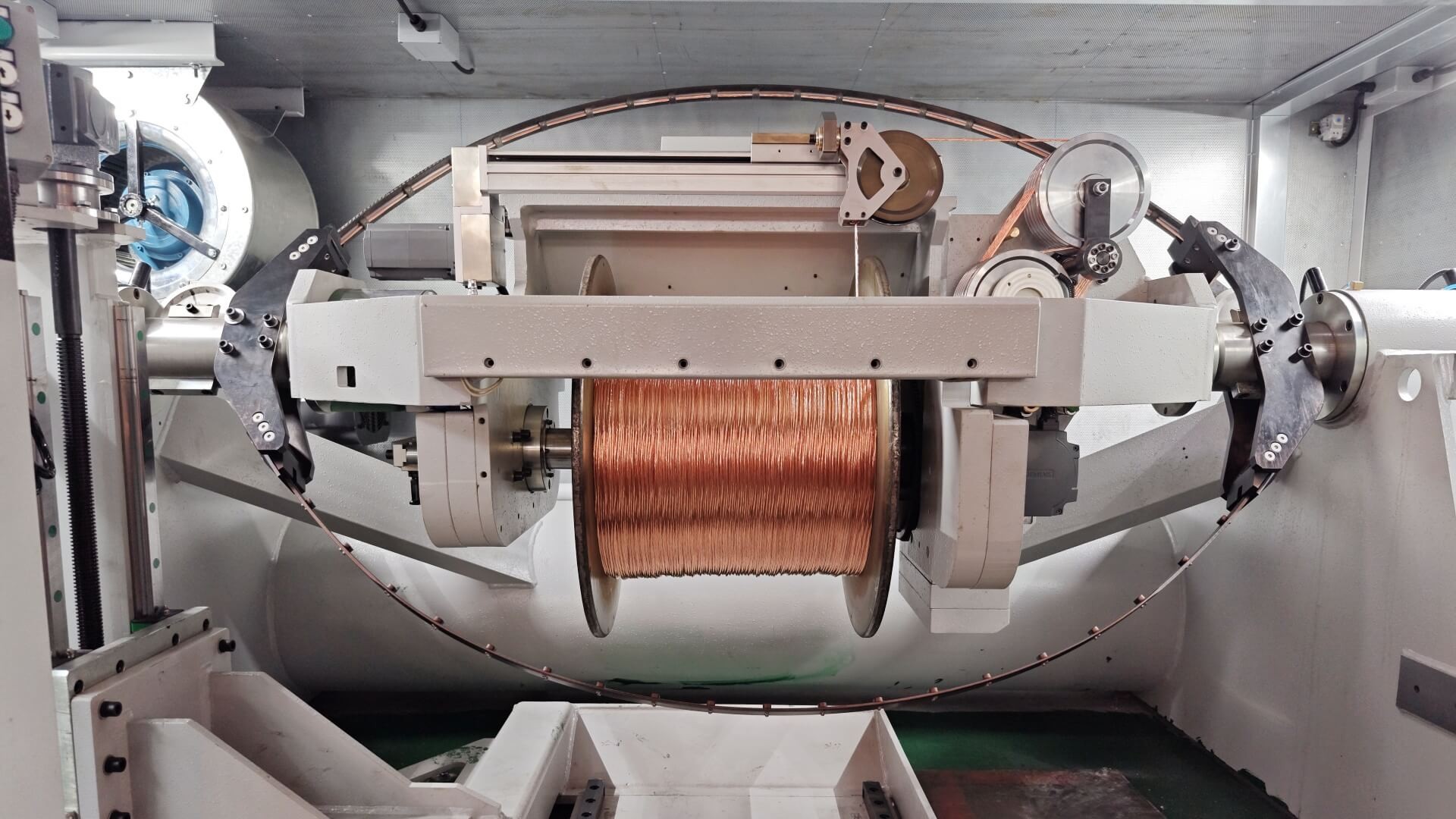 DTE-631/632D 雙節(jié)距束線機