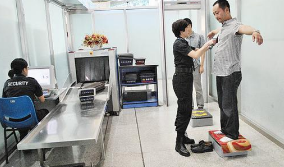 飛機(jī)上可以帶pos機(jī)么？